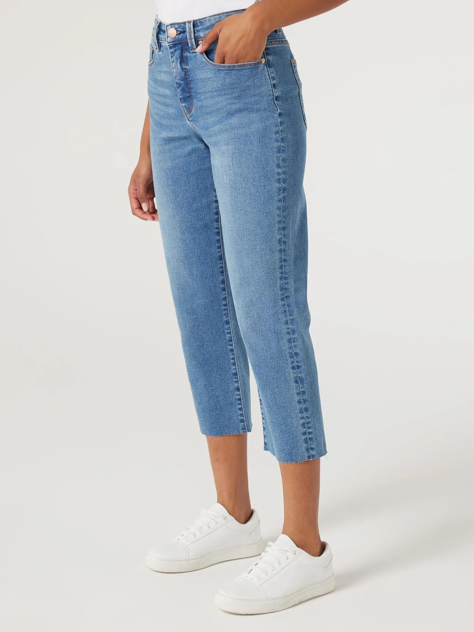 Annie Mid-Waisted Straight Capri