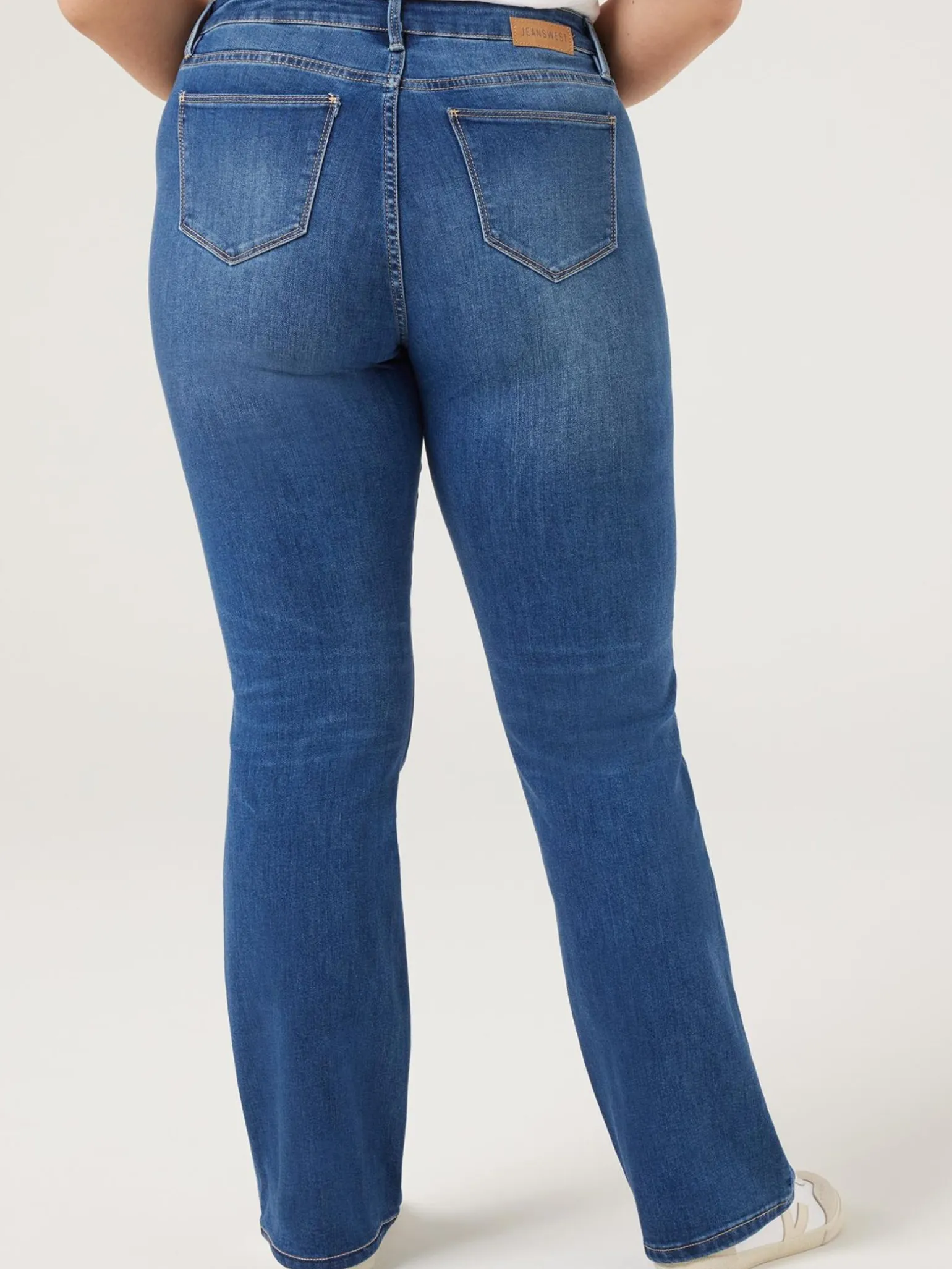 Curve Bootcut Jeans