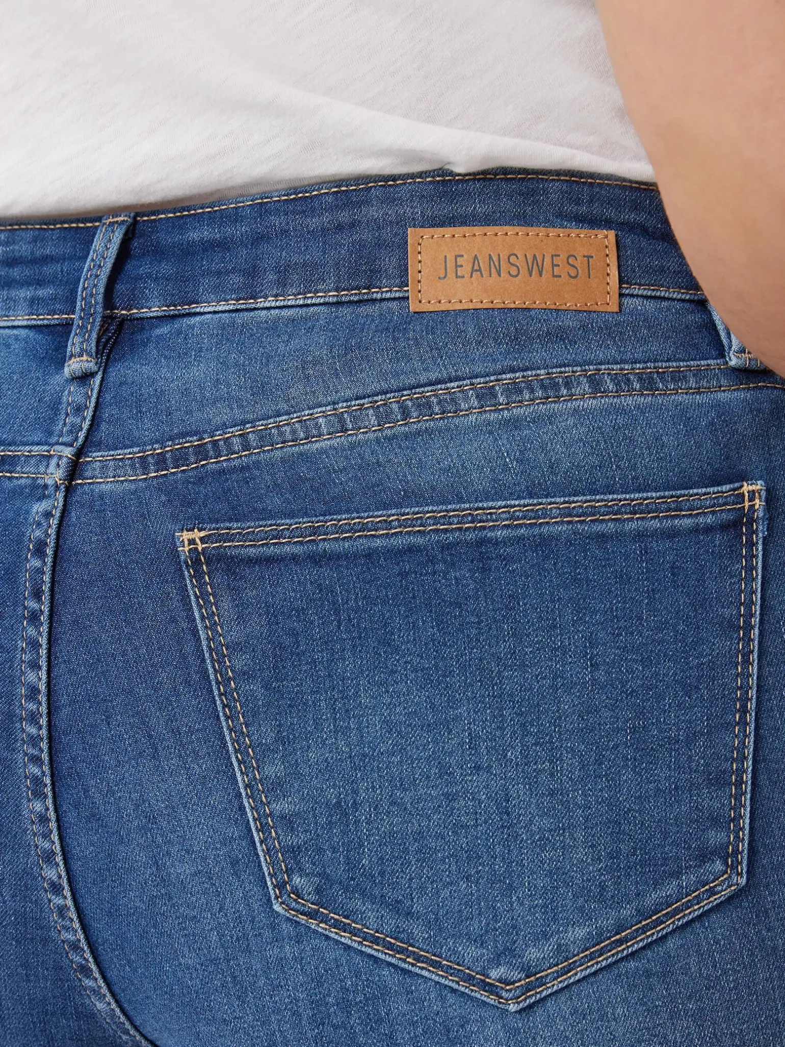 Curve Bootcut Jeans