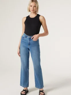 Essential Tank