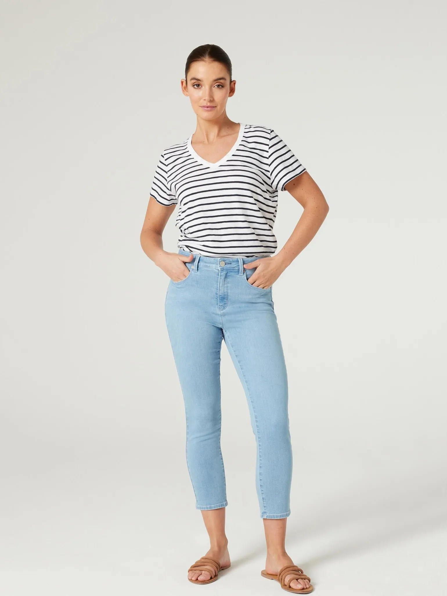 Essential V-Neck Tee