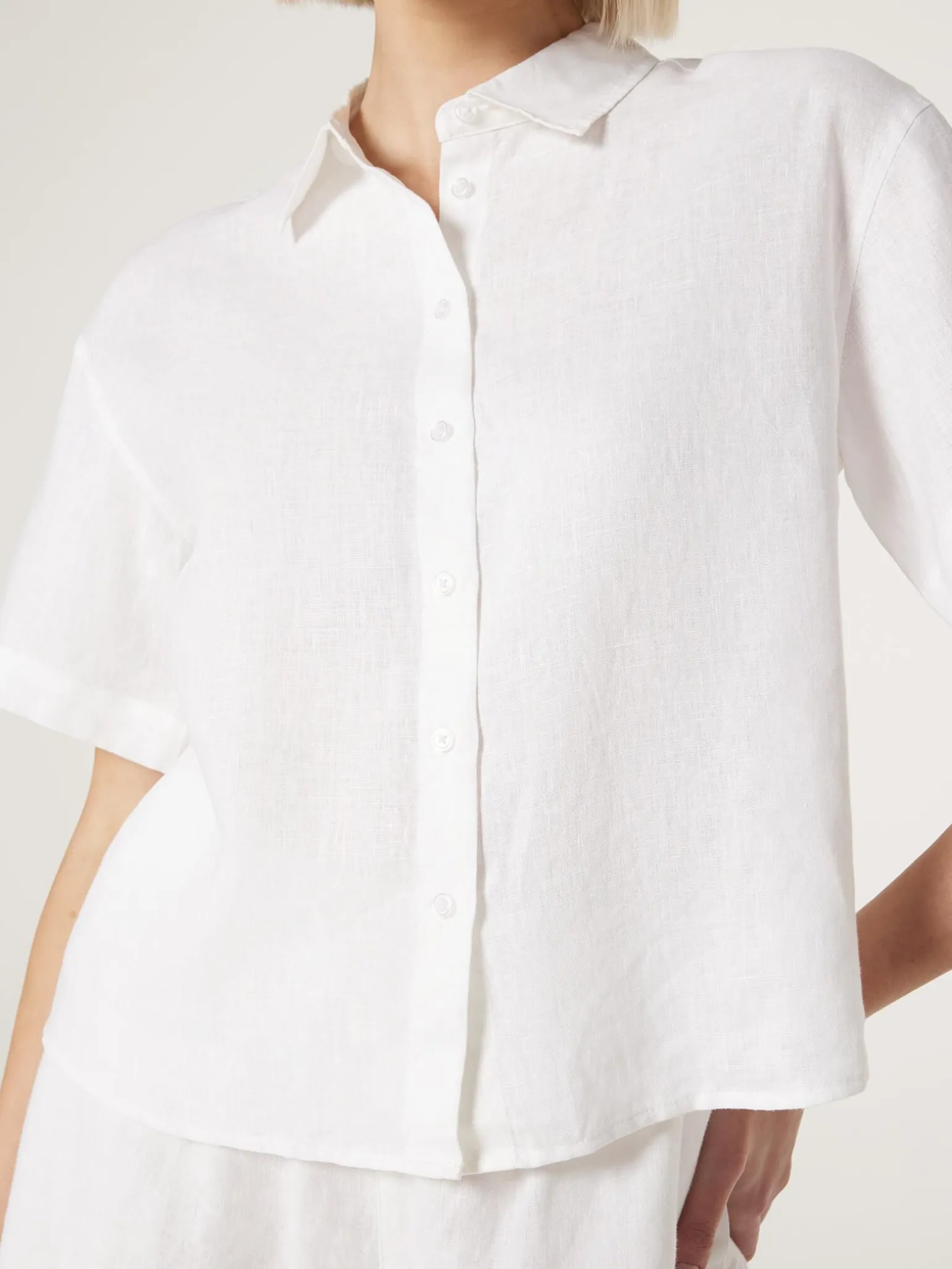 J-Luxe Classic Linen Relaxed Shirt