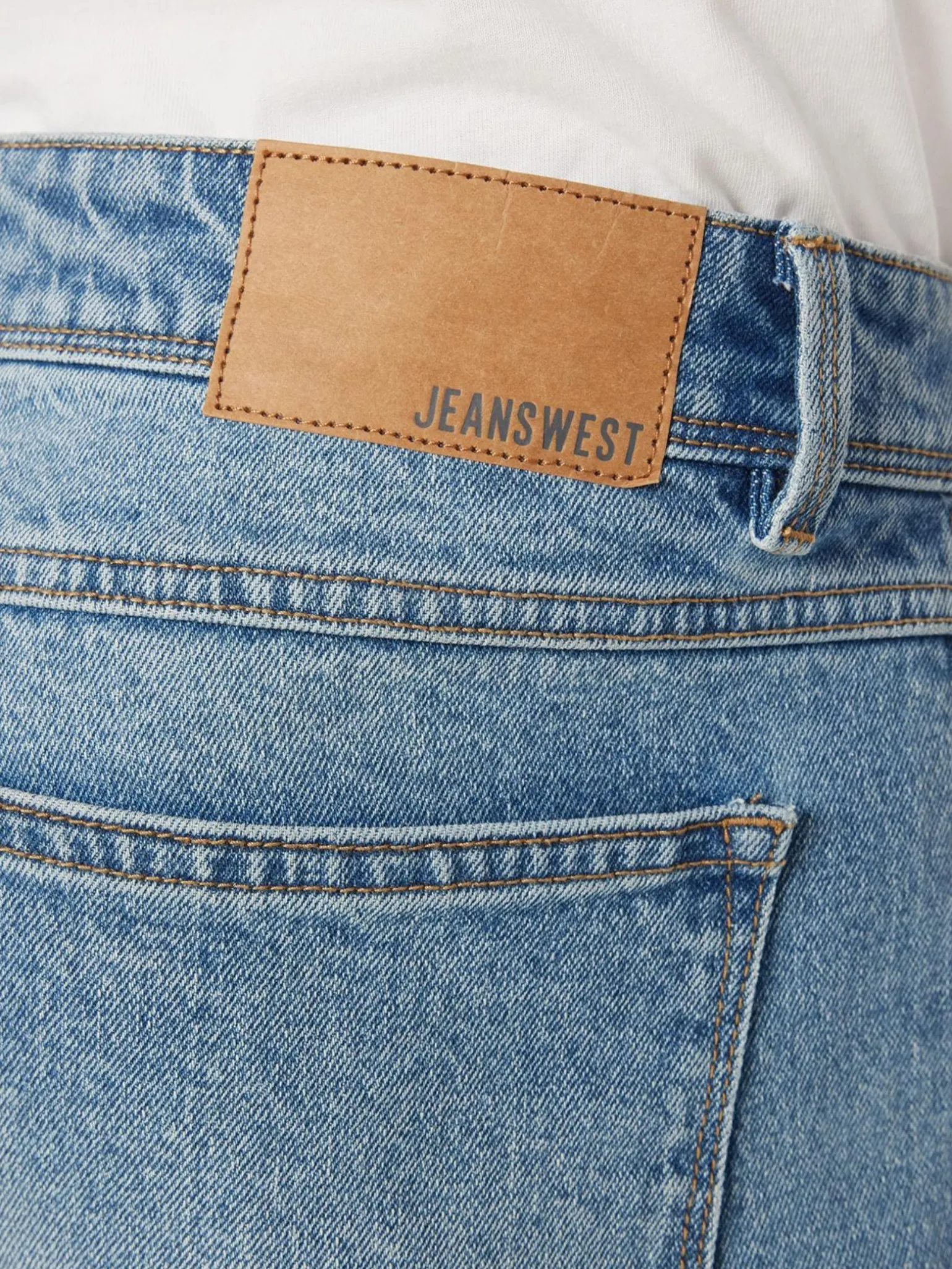 Relaxed Straight Jean