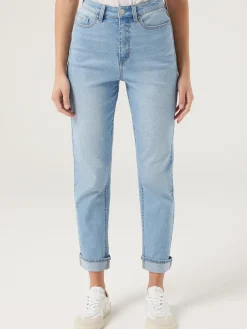 Tapered Jeans