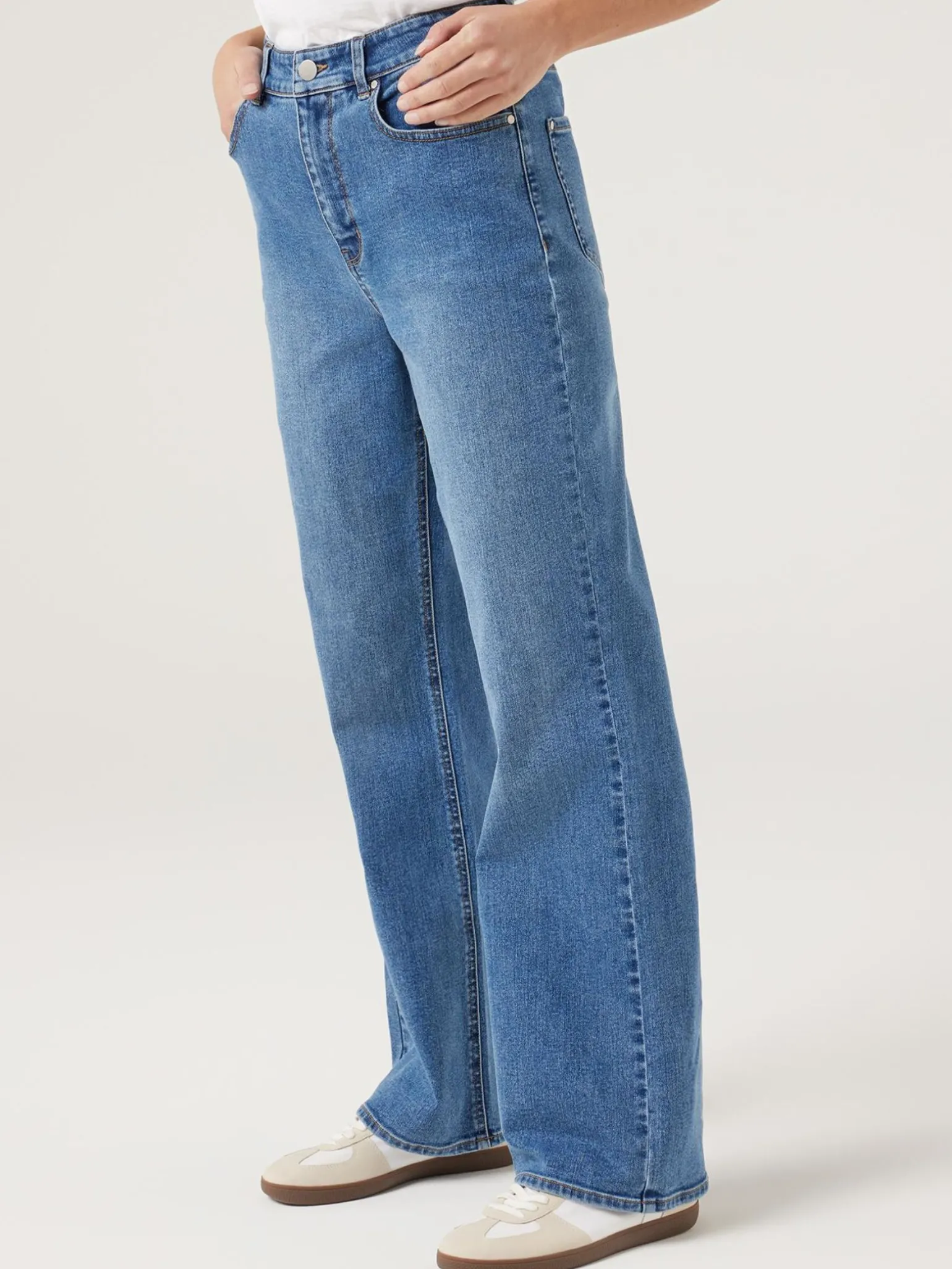 Wide Leg Jeans